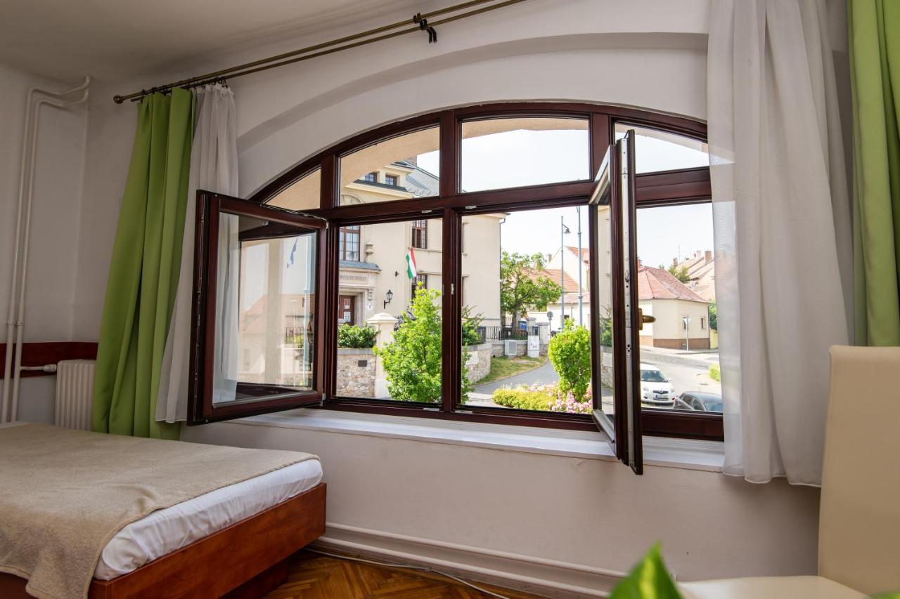 Fenyes Vinorium Bed & Breakfast Sopron Dış mekan fotoğraf
